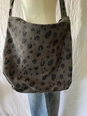 Custom Dyed BAGGU Leopard
Canvas Tote